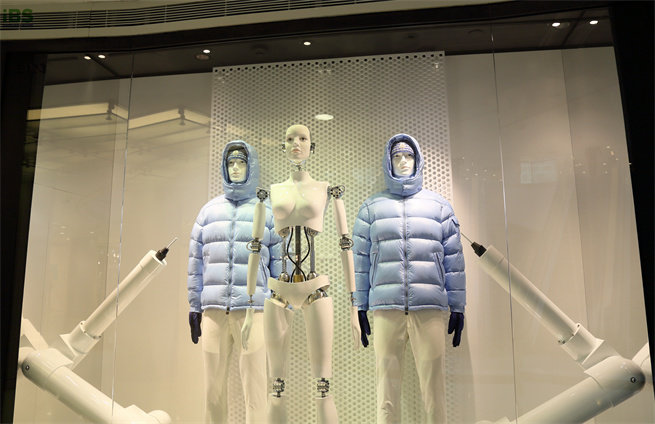 “Stay Warm and Stylish in Winter with Must-Have Down Jackets”